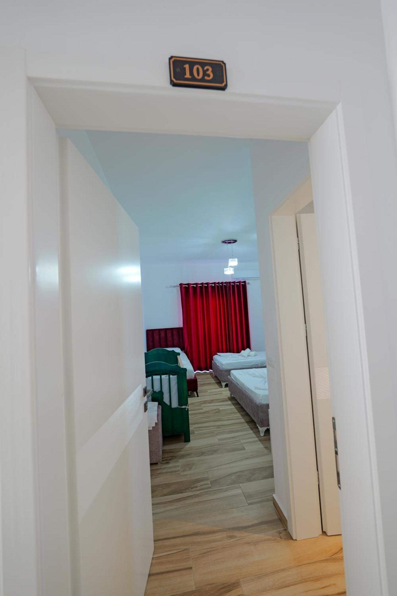 Hotel Take ボルシュ エクステリア 写真